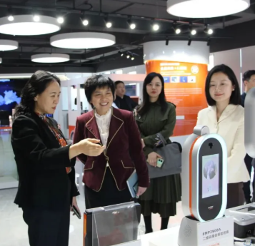 深圳市委外办莅临雄帝科技调研指导工作