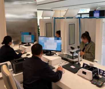 跑出服务加速度 | 交管、户政、出入境等业务一窗通办、一机“全自助”
